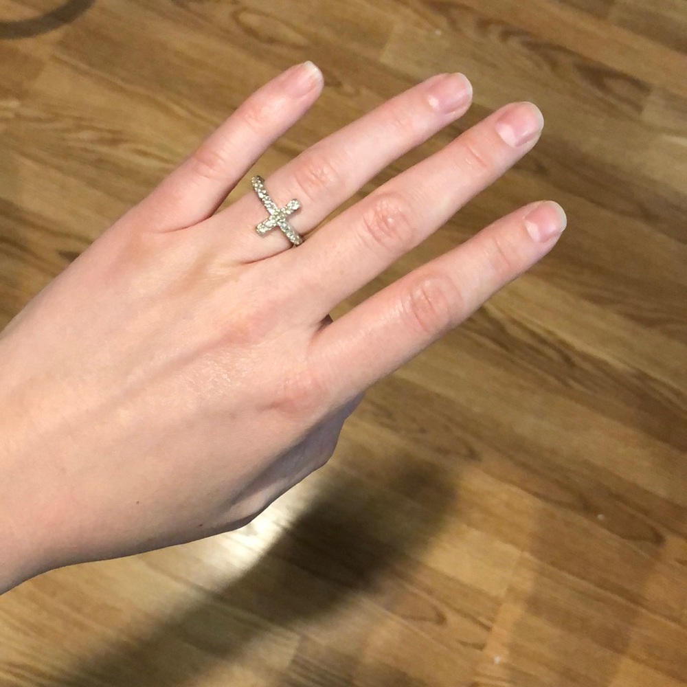Cross shaped ring